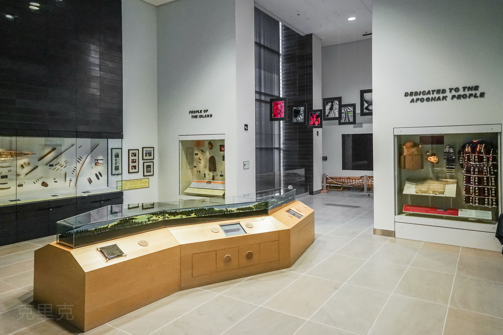 美國安克雷奇阿魯提克展示中心桌面文物展示柜 美國安克雷奇阿魯提克展示中心桌面文物展示柜