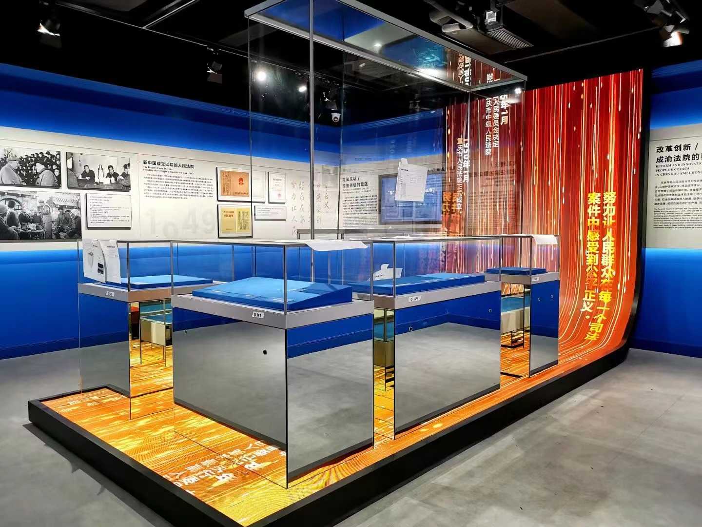 1667357278625498.jpg 博物館展示柜的優(yōu)秀設(shè)計:突破極簡主義和功能的極限.jpg